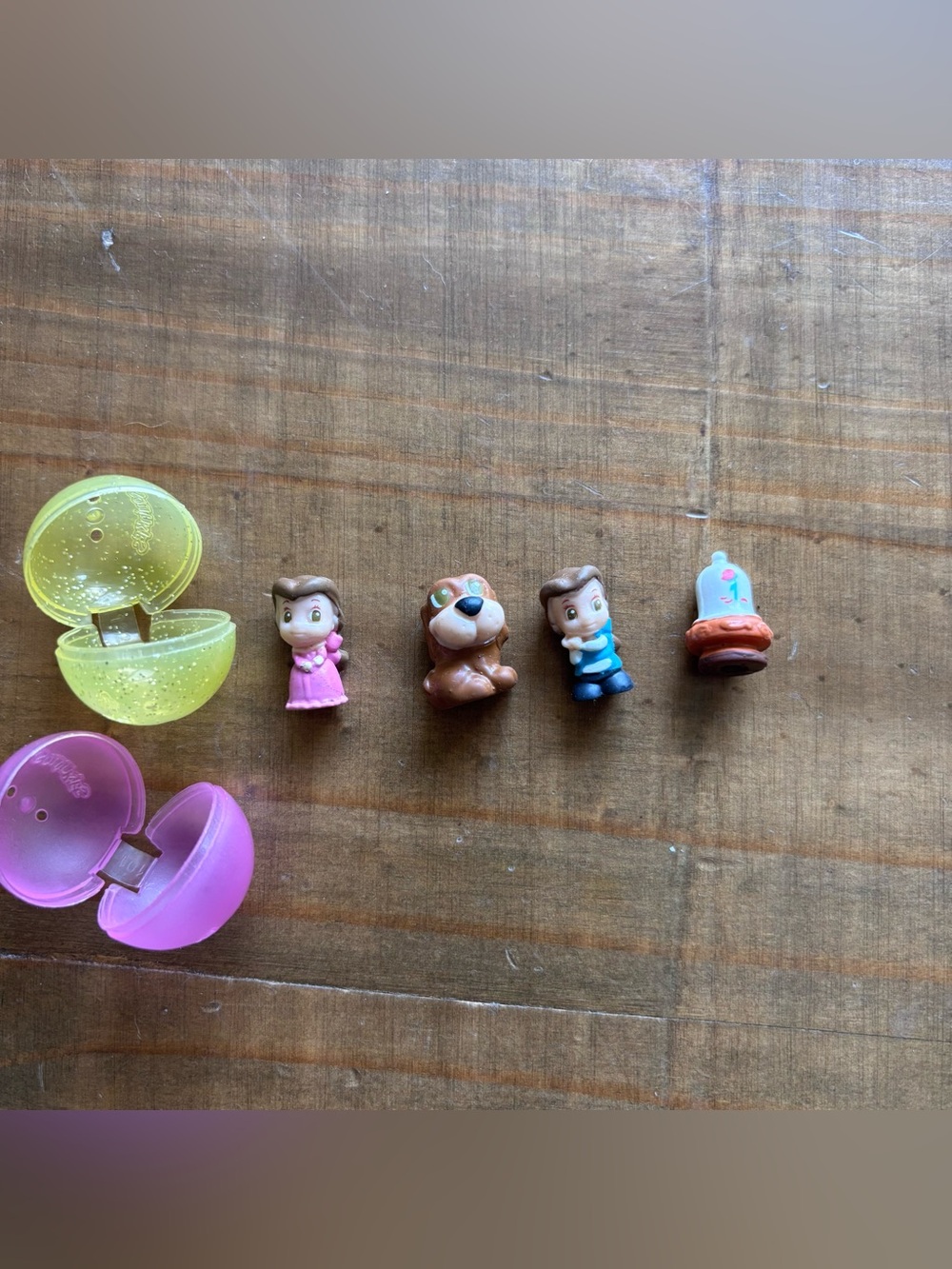 Squinkies Lot Disney Beauty and the Beast-(2) Belles-Enchanted Rose-Bruno Dog